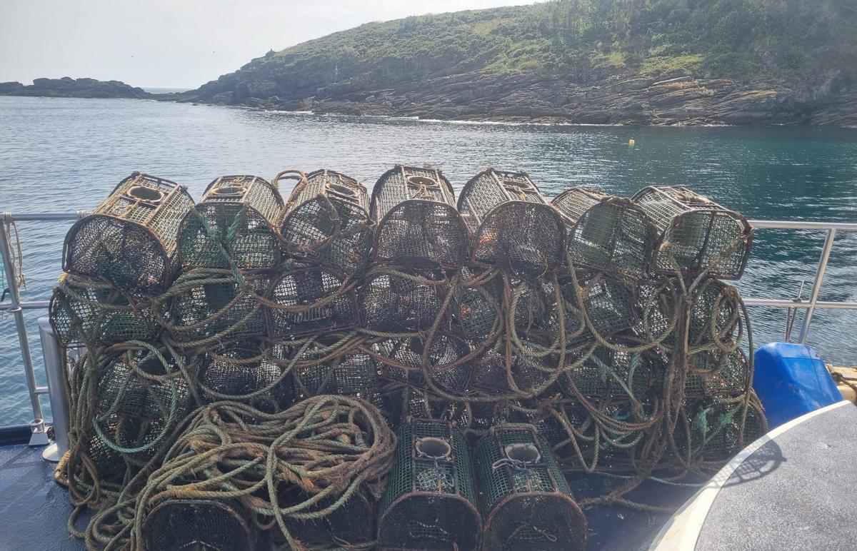Las impactantes imágenes del cuaderno de bitácora de los 'pescadores' de furtivos