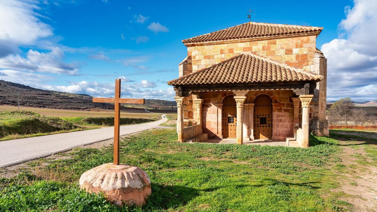 Caminar por las calles empedradas de Palazuelos es sumergirse en un ambiente auténtico.