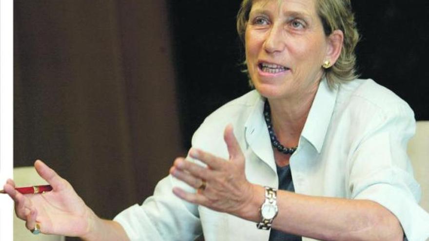 Elvira Fernández de Barrio, en su despacho de la Delegación Territorial de la Junta, cuando ostentó la máxima representación del Ejecutivo regional en Zamora.