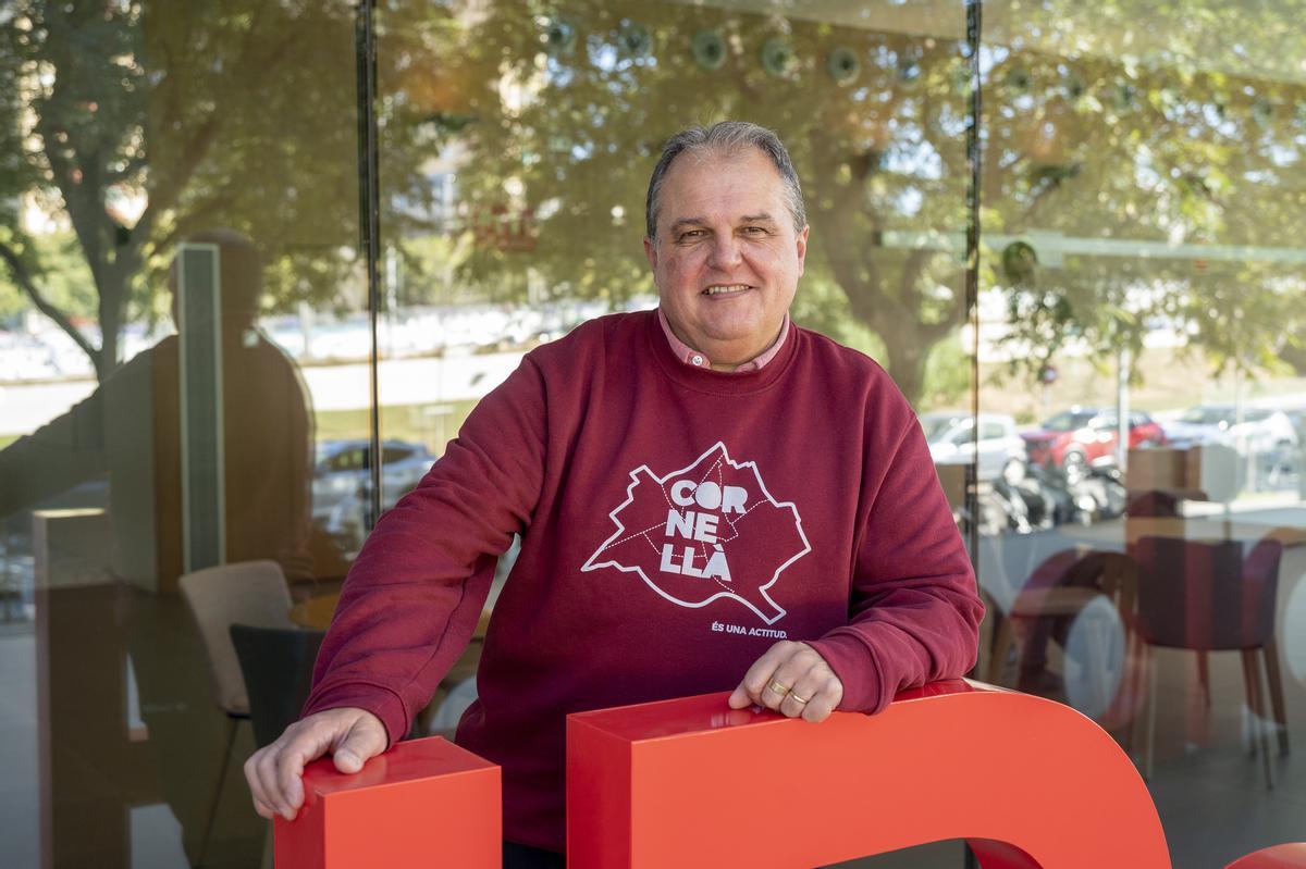 Paco Belinchón, administrador del grupo de Facebook 'Vecinos de Cornellà'.