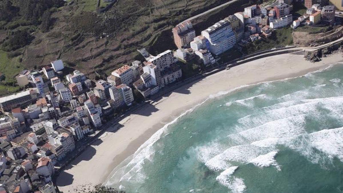 El rescate se produjo en la playa de Area Maior, en Malpica.