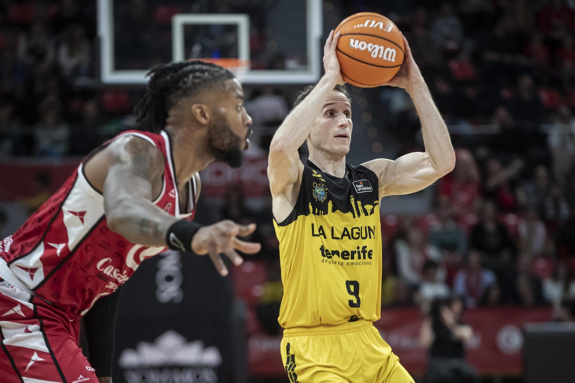 Zaragoza - La Laguna Tenerife