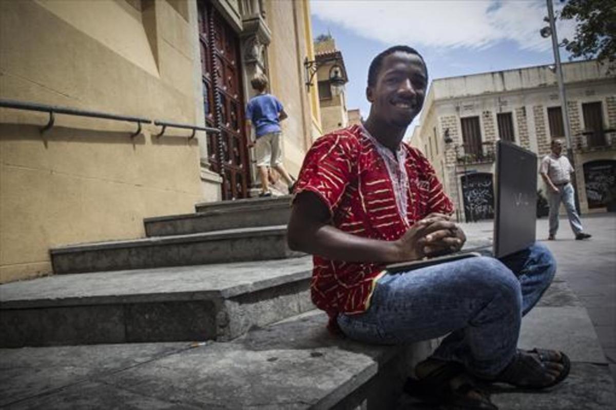 «Sin estudios iba a ser otro senegalés del top manta»_MEDIA_1