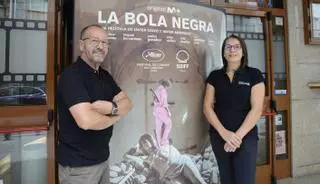 «La bola negra» devuelve  las colas al cine de A Estrada