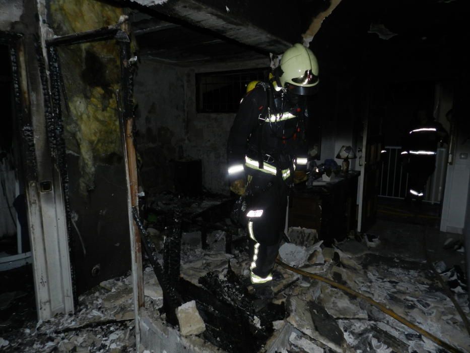 Desalojadas 40 personas por el incendio de un apartamento en Santa Ponça