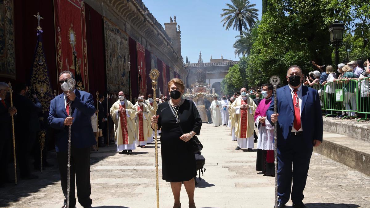 El Patio de los Naranjos acoge la procesión del Corpus Christi