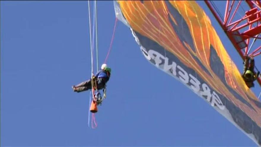 Espectacular protesta de Greenpeace contra Trump en Washington