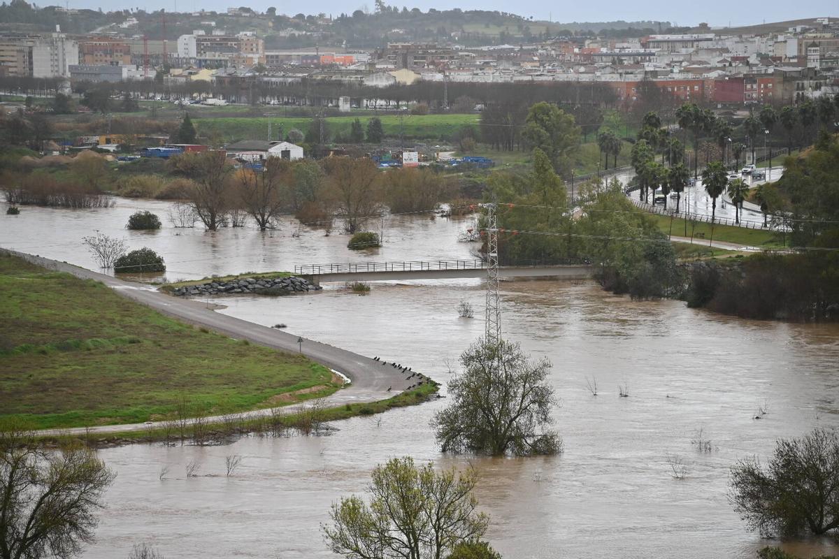 Fotogalería | Imágenes del temporal en Badajoz, este sábado