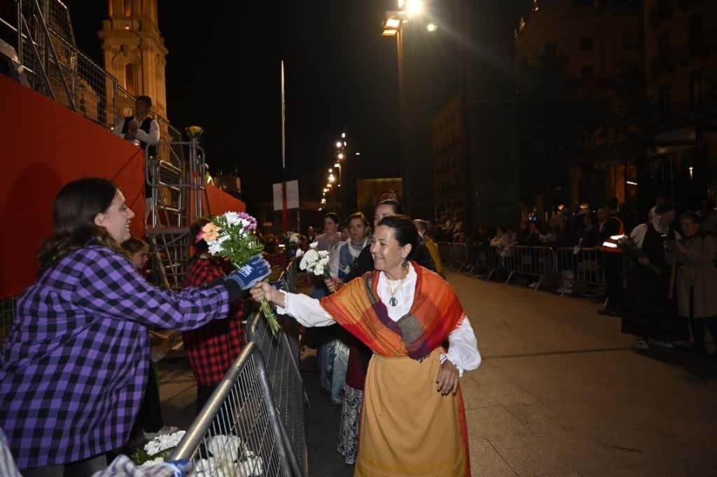 En imágenes | Zaragoza vive su día grande con la Ofrenda de Flores a la Virgen del Pilar