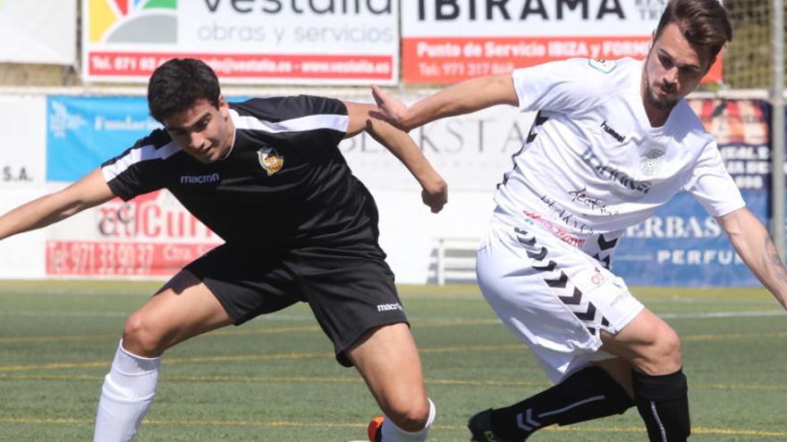 Cruz, derecha, ha marcado dos goles hoy