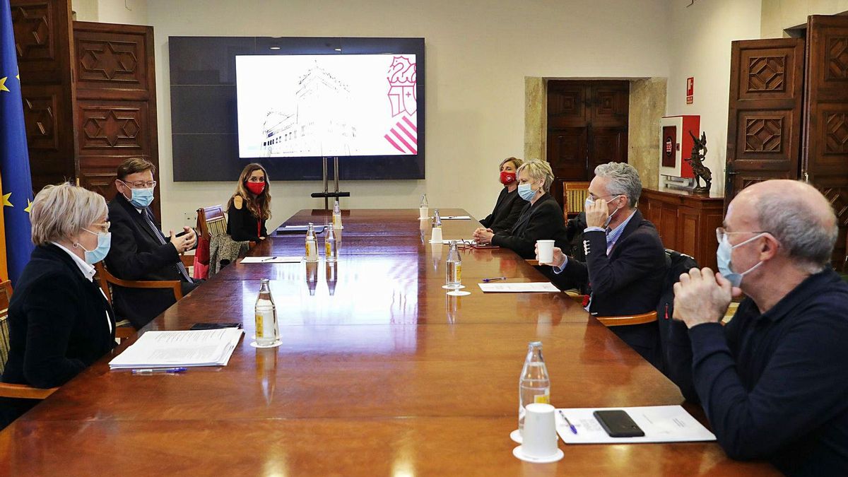 Reunión de la comisión de vacunación de la Comunidad Valenciana frente al covid, que se ha constituido este miércoles.