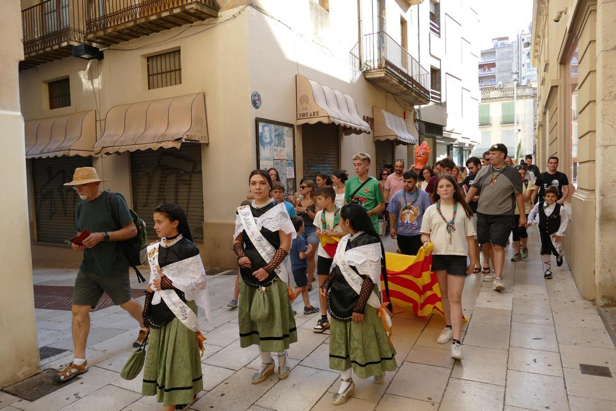 EN IMATGES | Figueres rep la Flama del Canigó i la reparteix arreu de l'Alt Empordà
