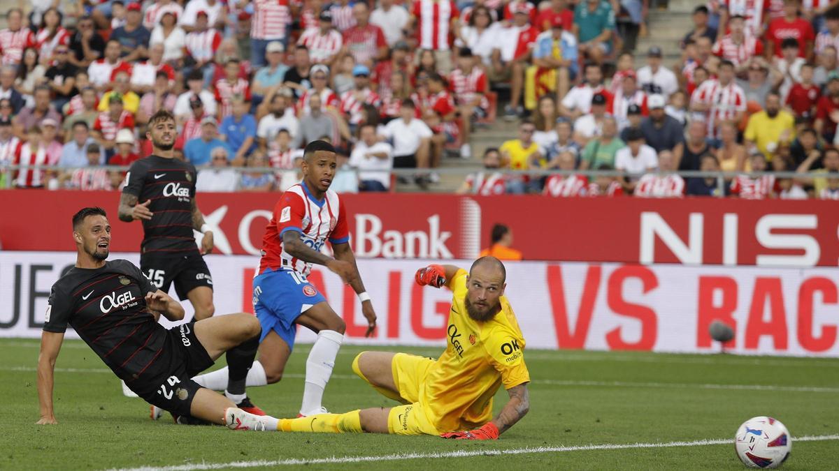 Savinho va marcar el quart gol de la golejada contra el Mallorca a la Lliga a Montilivi (5-3)