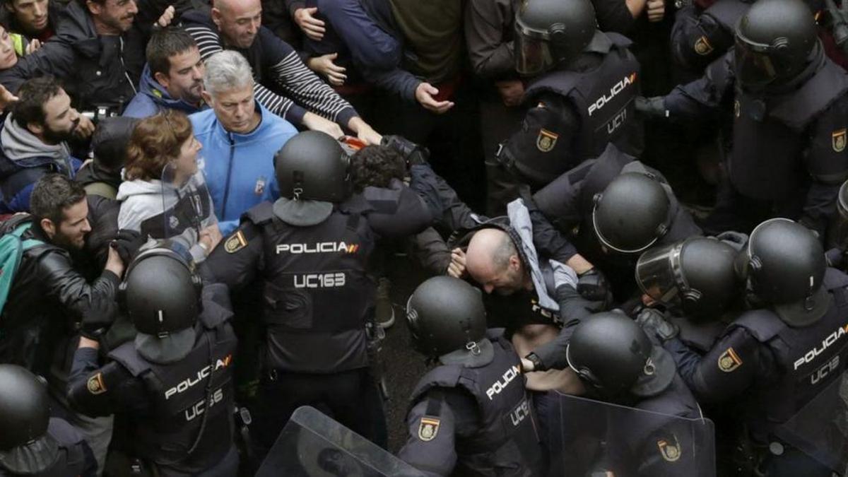 Antidisturbios desplazados de toda España el 1-O en Barcelona.