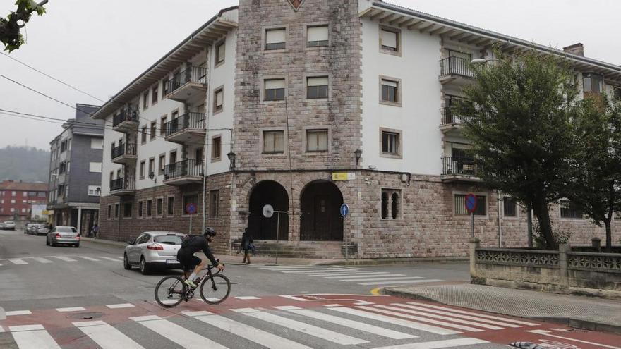 El plan de movilidad de Laviana, a examen: el Ayuntamiento encuesta a los vecinos para saber si ahora usan más la bicicleta