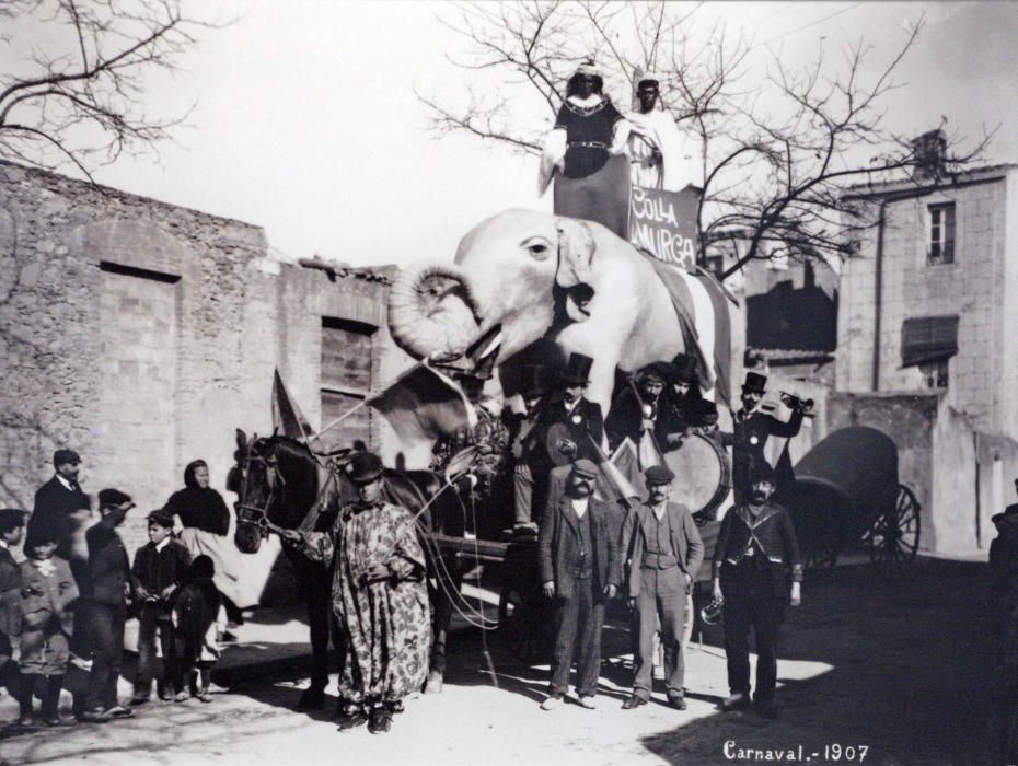 Carrossa de Carnaval de la colla La Murga, del 1907