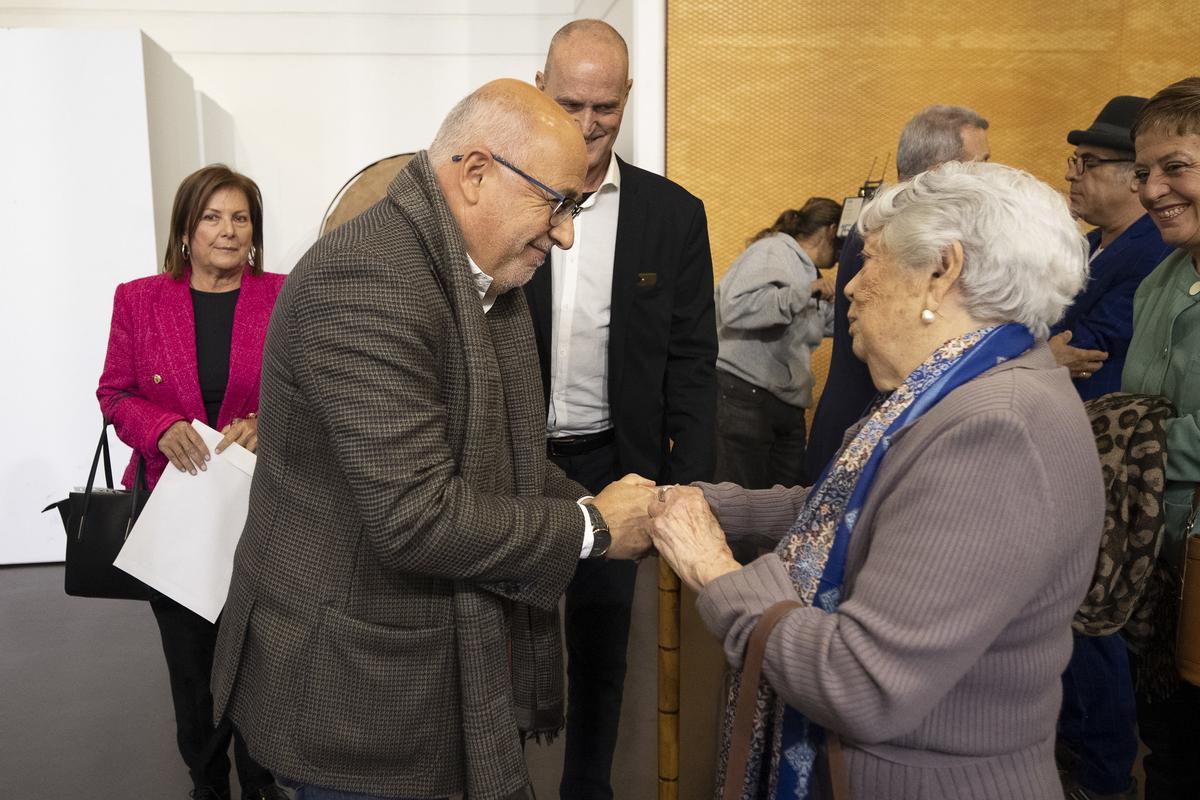 Antonio Morales sostiene que la Corporación insular se compromete a &quot;liderar, defender y transmitir los valores democráticos por los que fue torturado, inhabilitado y excluido Antonio Junco&quot;