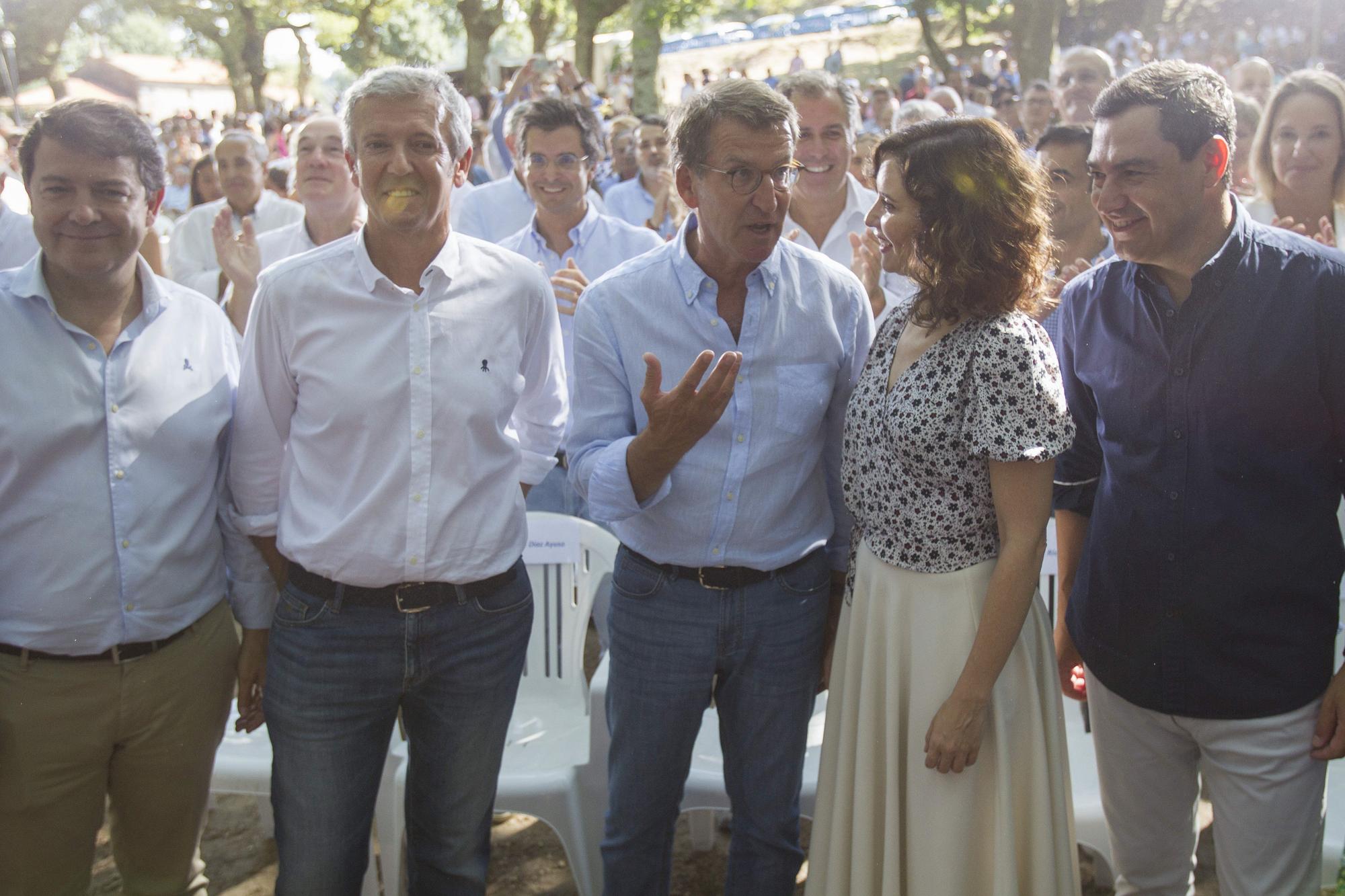 Feijóo con los presidentes autonómicos del PP.