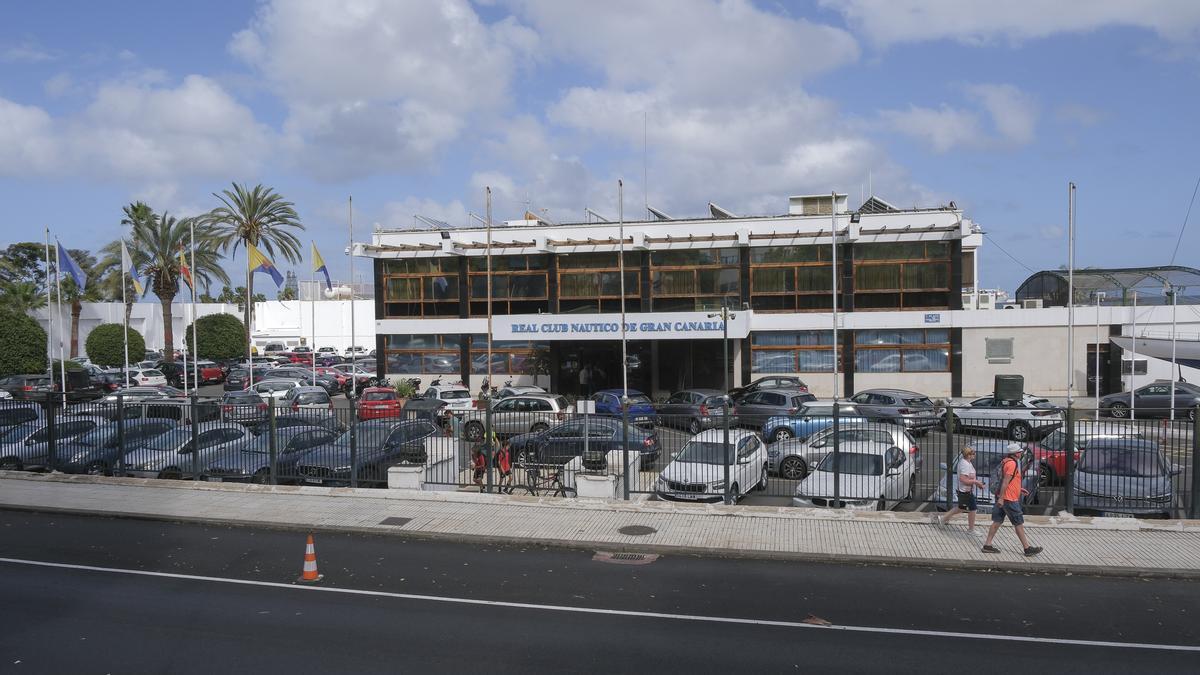 Fachada princiapal del Real Club Náutico