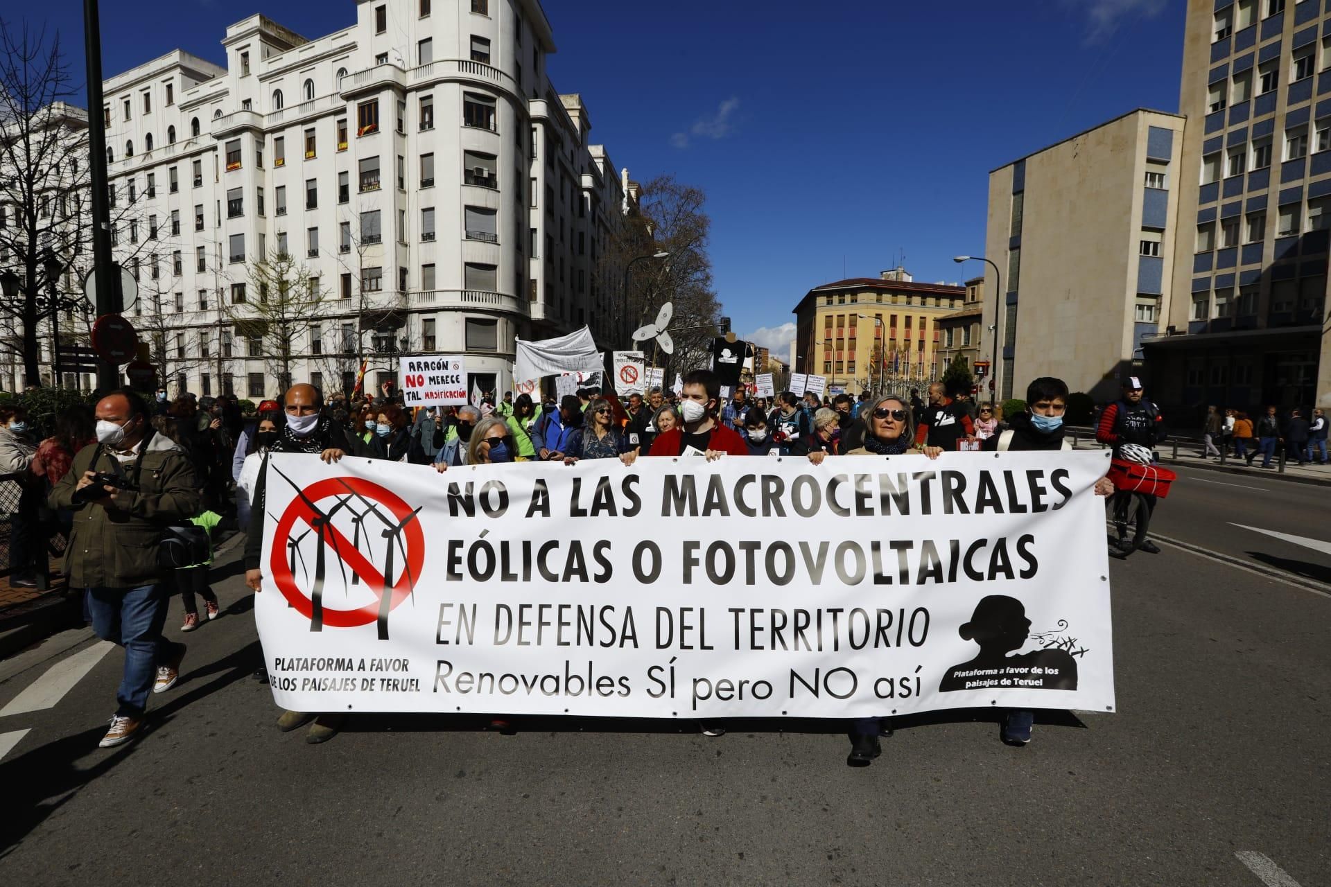 "Renovales sí, pero no así"