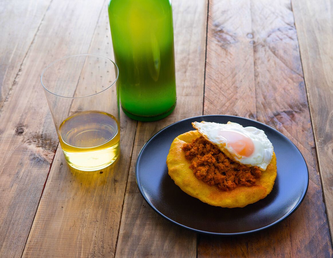 Sidra y tortos en Asturias, imprescindibles en la calle Gascona