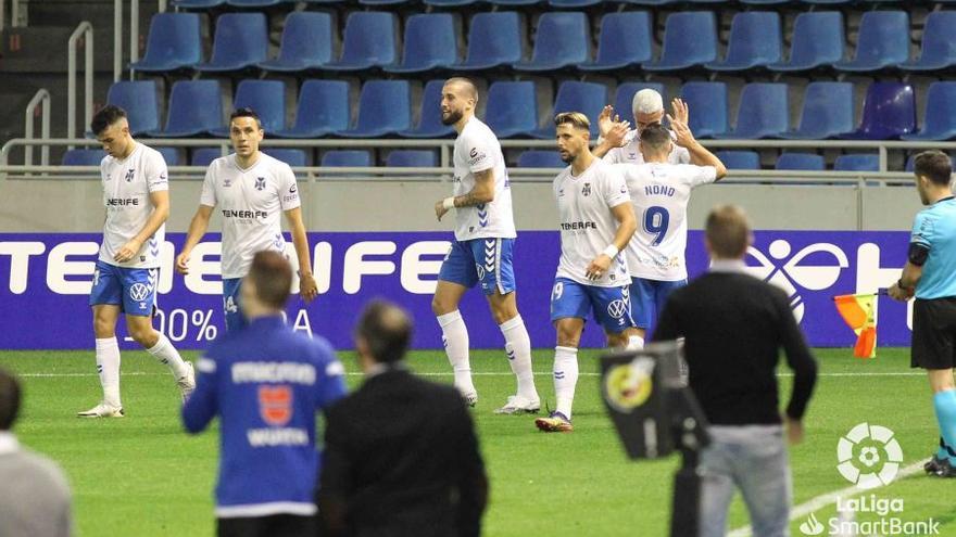 Bruno Wilson celebra junto a Nono el 1-0.