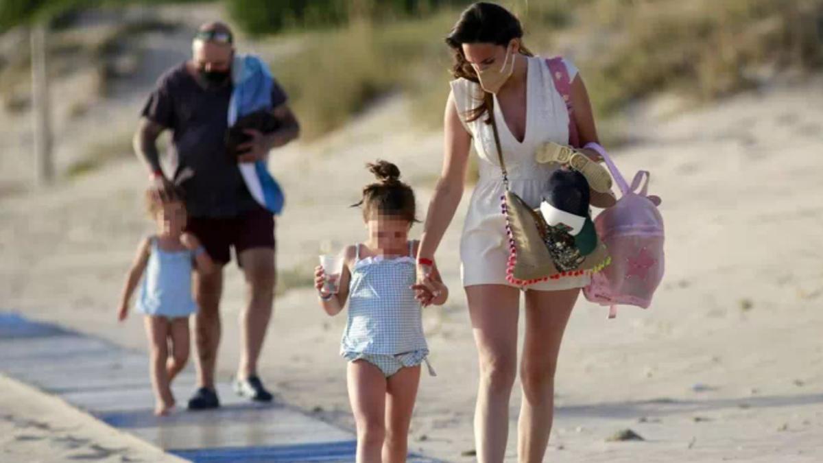 Kiko Rivera e Irene Rosales en la playa