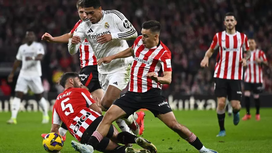 El Barça lidera la tabla con 37 puntos; el Madrid es segundo con 33 y un partido menos