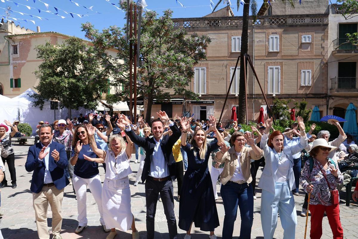 La Fira de la Gent Gran reúne en Porreres a  más de 4.000 personas