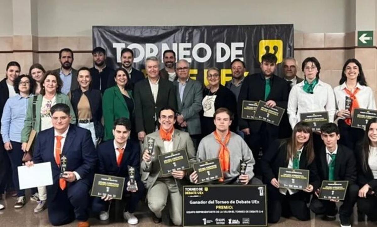 El equipo 'Los Conquistadores' gana el XX Aula de Debate de la Universidad de Extremadura