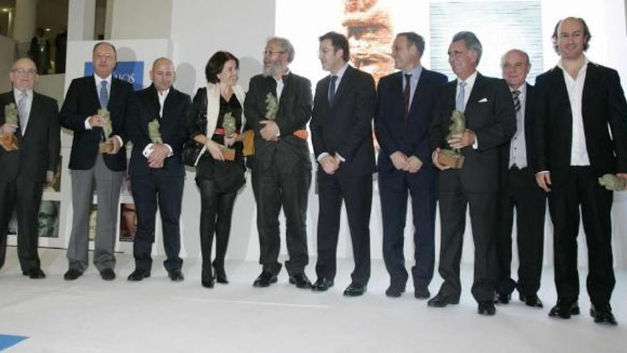 Rogelio Groba, López Casanova, Manolo Paz, María Pujalte, Cadaval, Feijóo, Varela, Fernando Quiroga, Colmenero y Carlos Núñez. / tucho valdés