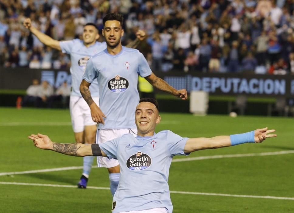 El Celta tumba al Barça y acaricia la permanencia. // A. Villar | J. Lores