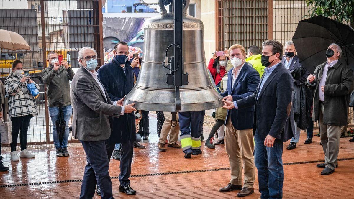 La campana de Espantaperros vuelve a sonar en Badajoz 143 años después