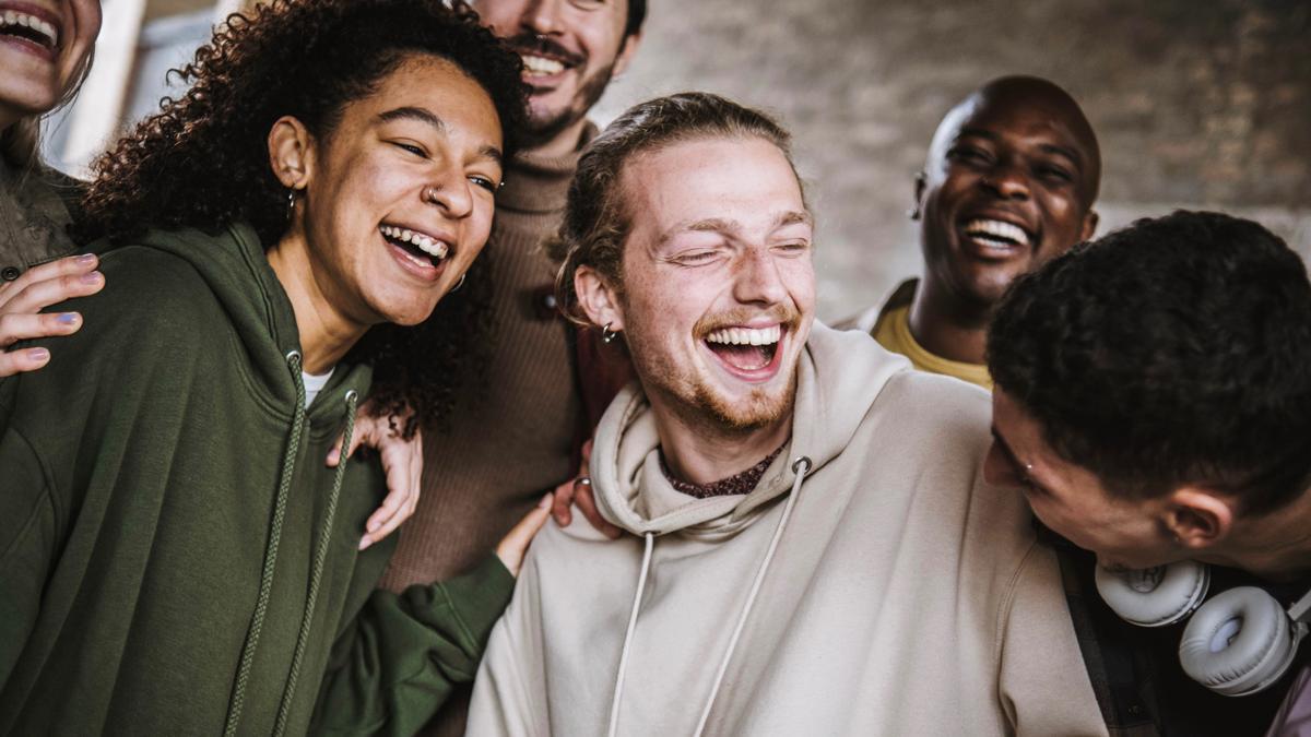 Risas en grupo: Se puede ser más extrovertido