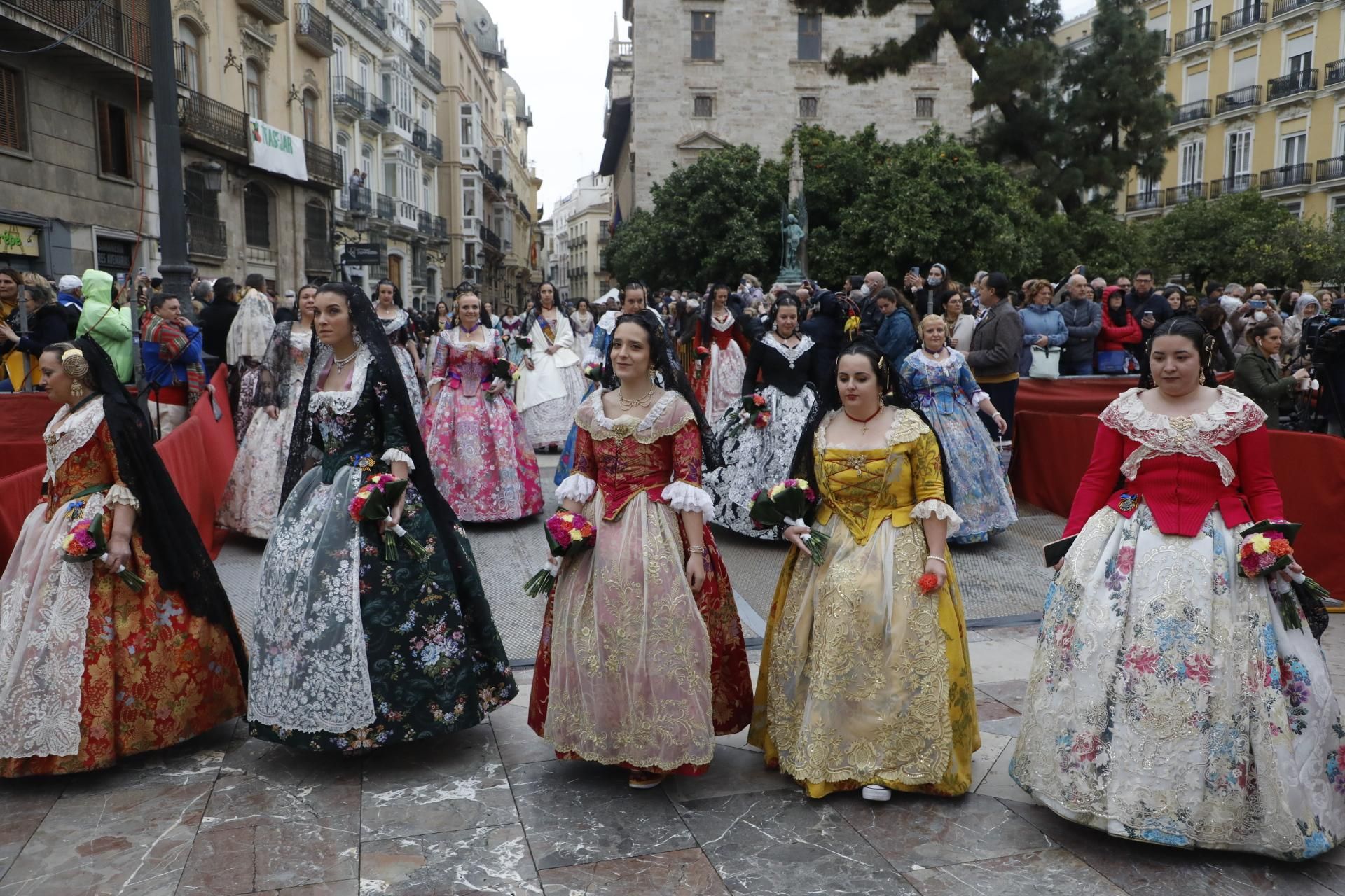 Búscate en el primer día de Ofrenda por la calle Quart (entre las 115.30 y las 17.00 horas)