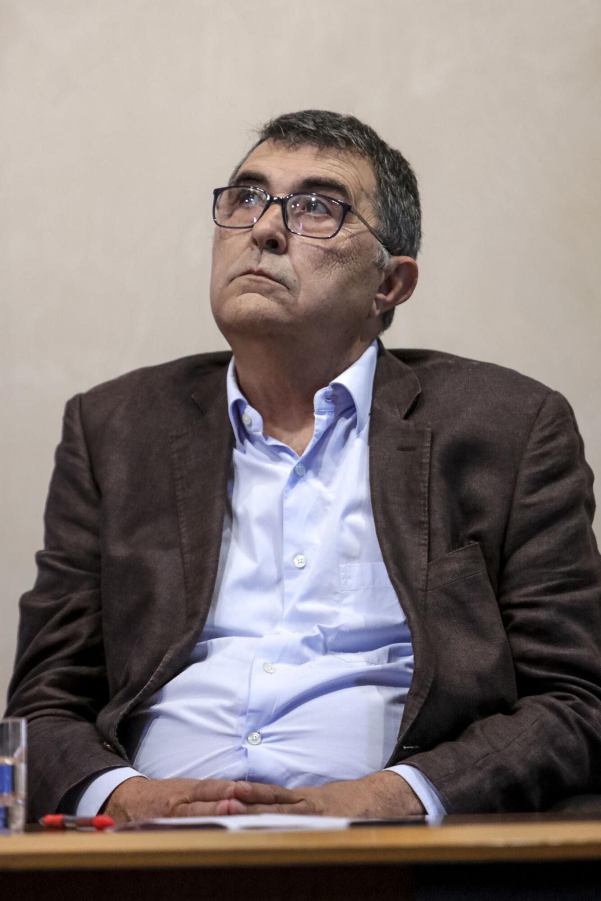 Debate sobre el crecimiento Turístico, con Eugeni Aguiló, Celestí Alomar, Monti Galmés, Margalida Ramis y Josep Forteza Rey Debate sobre el crecimiento Turístico, con Eugeni Aguiló, Celestí Alomar, Monti Galmés, Margalida Ramis y Josep Forteza Rey