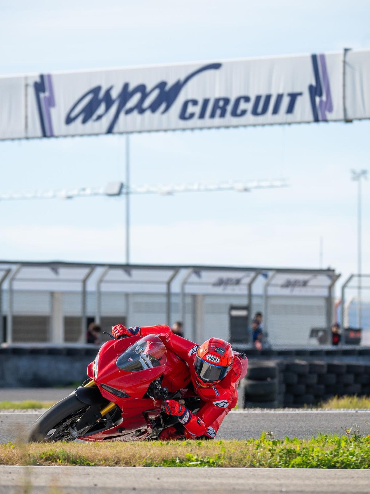 Marc Márquez durante un entrenamiento en el Aspar Circuit.