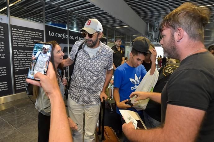 28-06-2019 TELDE. Llegada del cantante Juan Luis Guerra, en el aeropuerto de Gran Canaria  | 28/06/2019 | Fotógrafo: Andrés Cruz