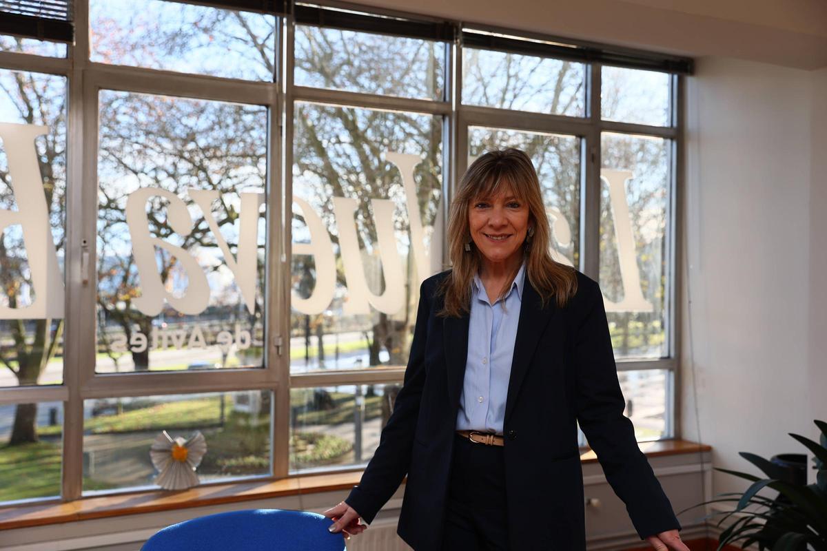 Esther Llamazares, la pasada Navidad, en la redacción de LA NUEVA ESPAÑA de Avilés.