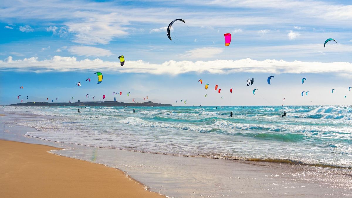 Los 5 mejores destinos de España para practicar Kitesurf.