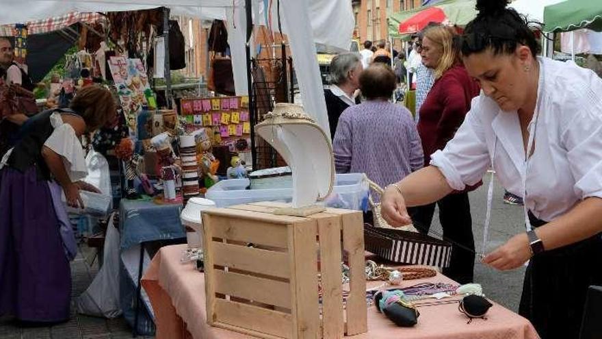 Riosa celebra con éxito su segundo mercado medieval