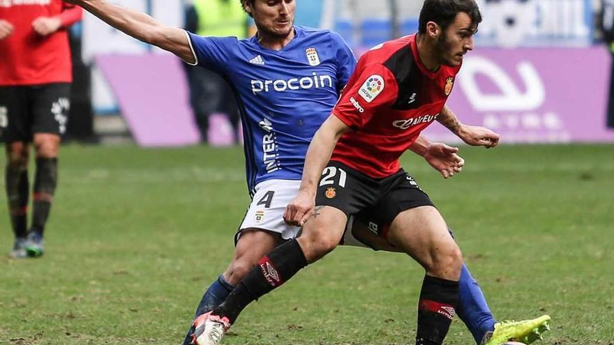 Jonathan Vila, en el partido de hace dos domingos ante el Mallorca en el Carlos Tartiere.