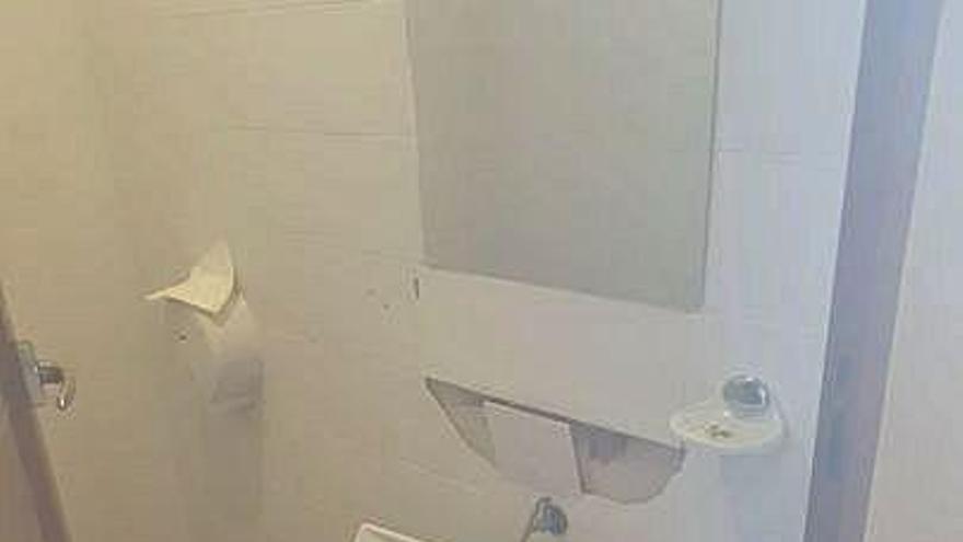 Un lavabo arrancado.