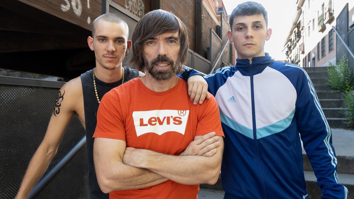 El director David Valero, en el centro, entre Hugo Welzel y Christian Checa