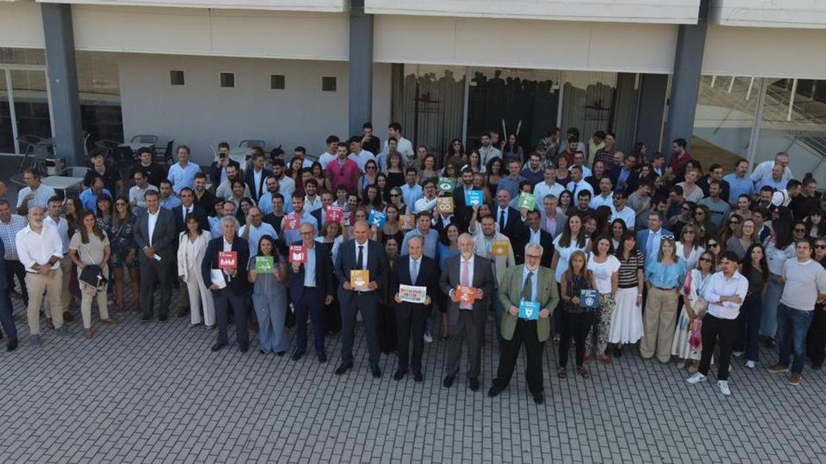 Foto de la plantilla del Grupo Tecopy, con los Objetivos de Desarrollo Sostenible.