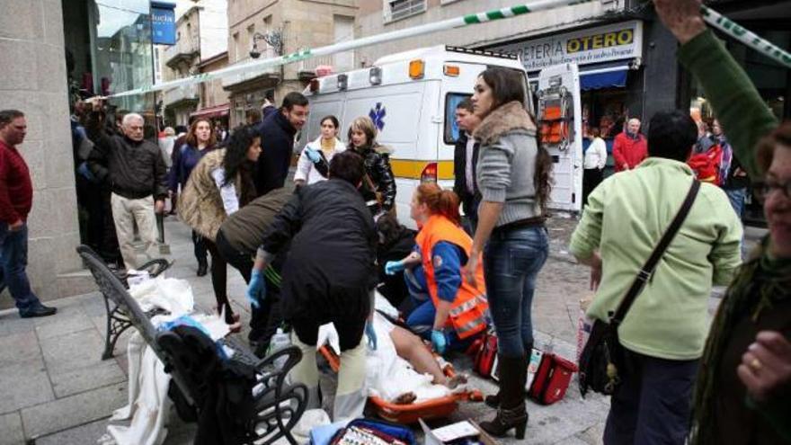 Siete personas resultan heridas muy graves en un incendio en O Carballiño