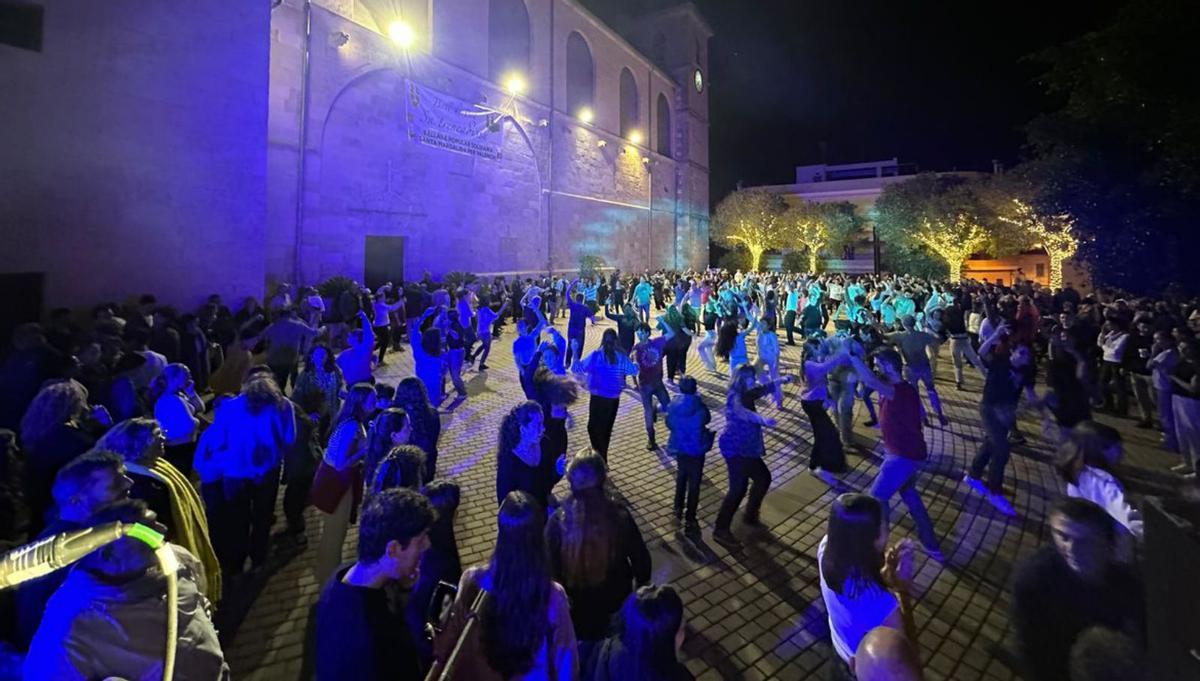 La actuación de los ‘dimonis’ Hiachat cerró la fiesta. | DM