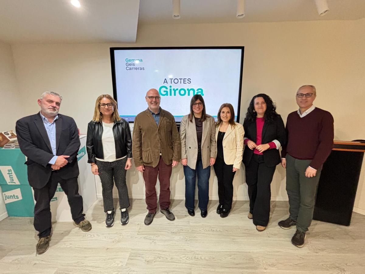 Gemma Geis amb membres de Junts per Girona després de presentar la seva candidatura per ser cap de llista a les municipals del 2027.