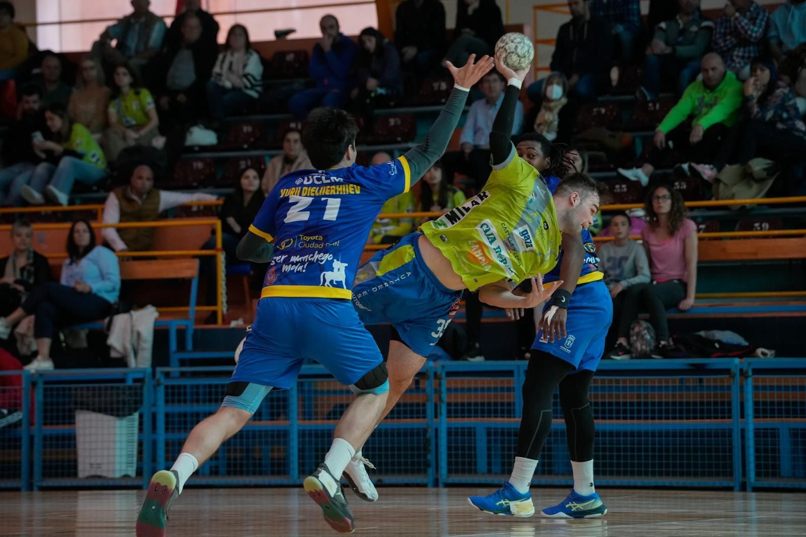 GALERÍA | Las mejores imágenes del Balonmano Zamora - BM Caserío