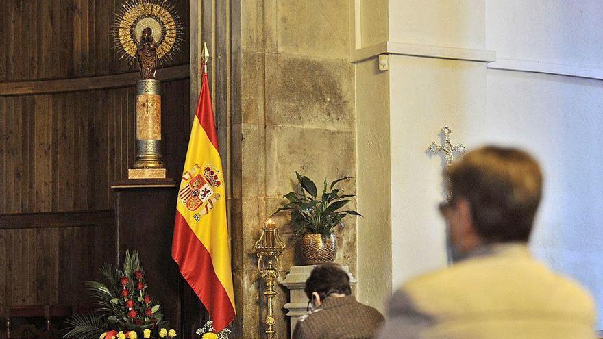 La imagen de la Virgen del Pilar está estos días en la iglesia parroquial de Lalín.